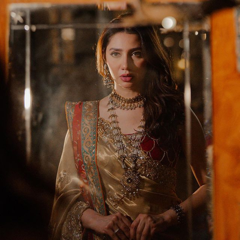 Mahira Khan’s Layered Necklace