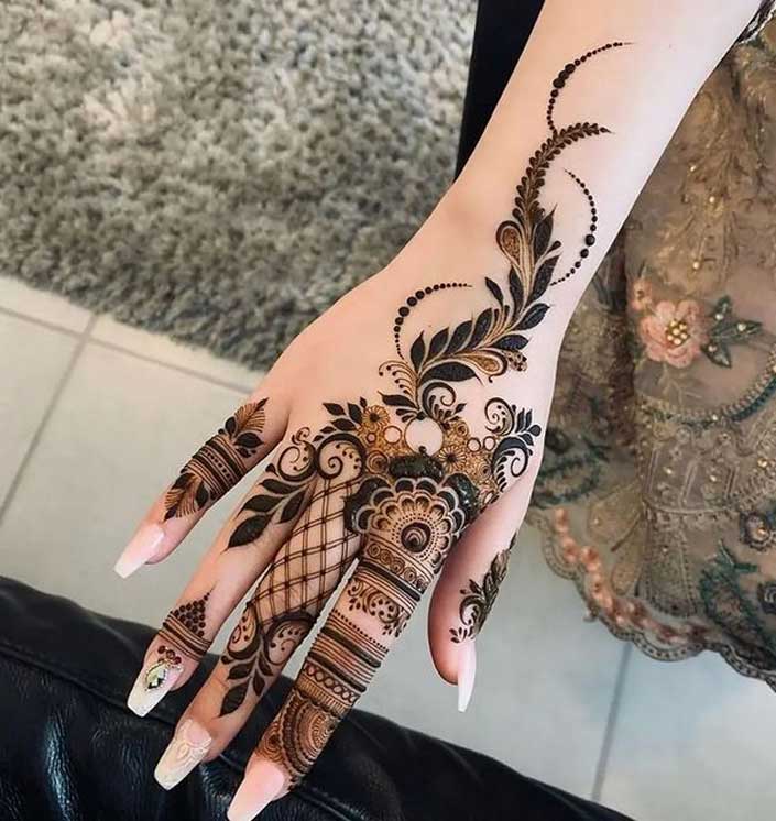 Modern Vat Savitri Mehndi Design