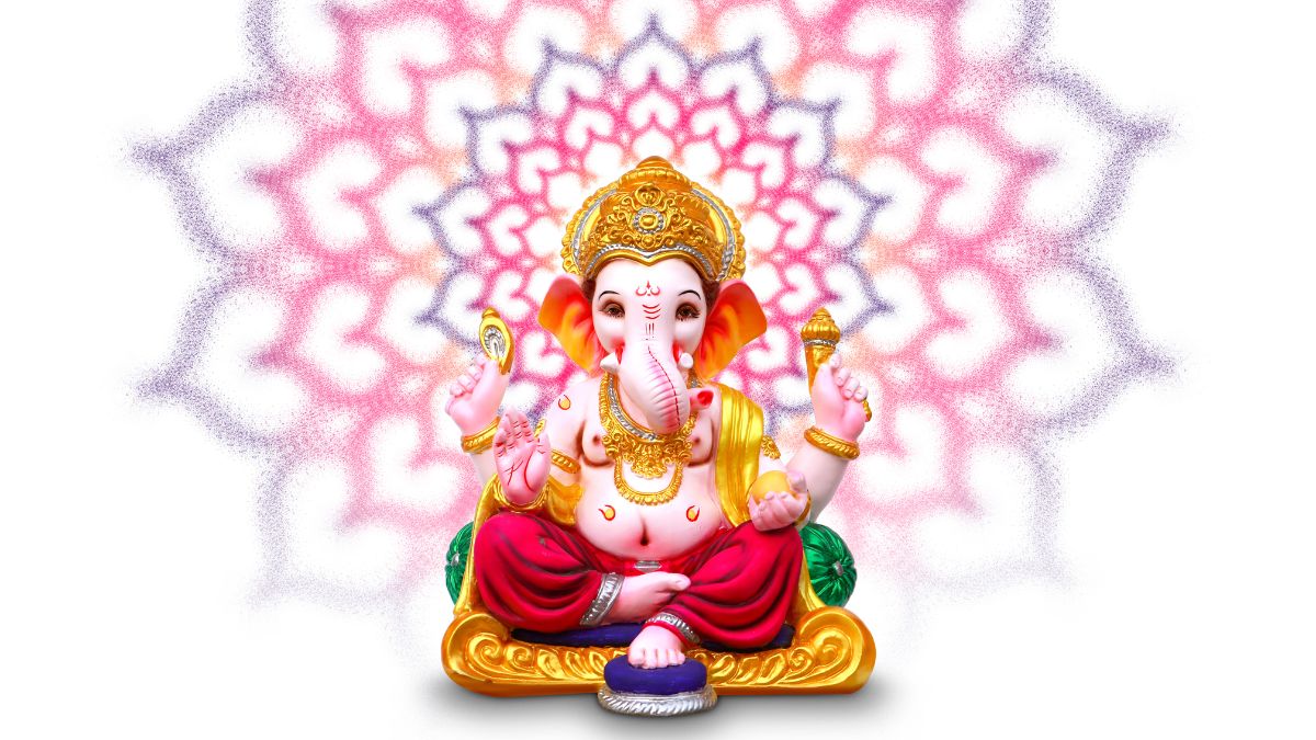 vastu-tips-to-know-before-hanging-lord-ganesha-photos-on-your-main-gate