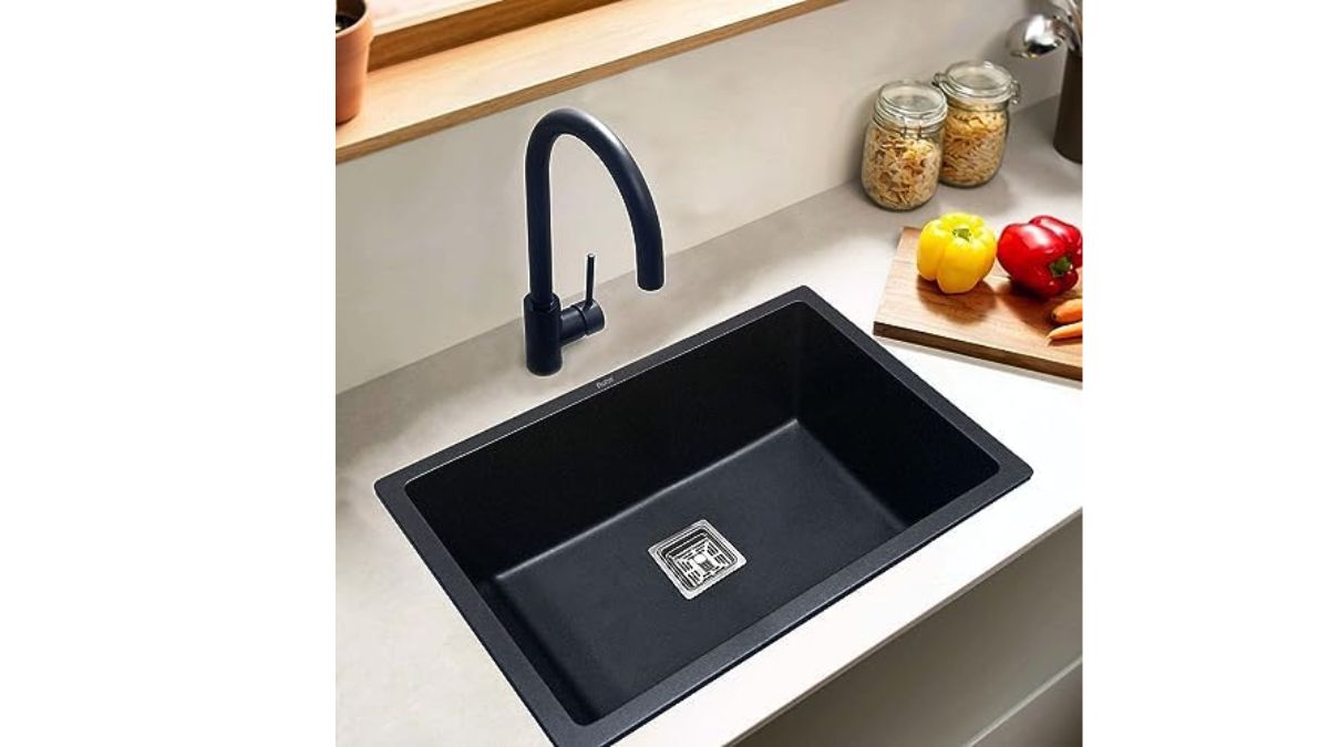 Ruhe Quartz Single Bowl XX Inch Kitchen Sink Black Fade-Resistant Color with UV Protection Natural Stone Quartz Granite Sink with Sink Coupling, Drain Pipe and Strainer Basket Matte