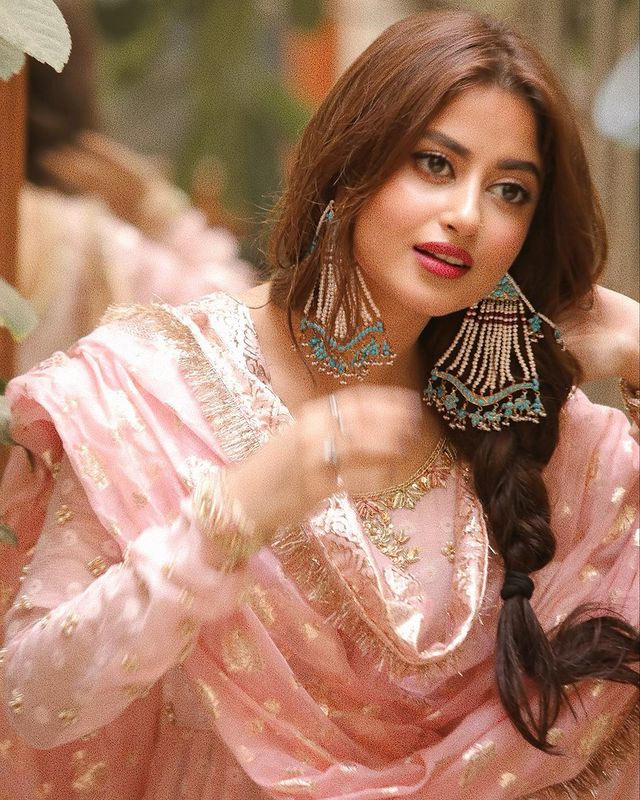 Sajal Ali’s Heavy Danglers Earrings