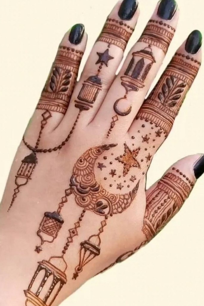 Chand Mehndi Designs For Eid al-Adha 2024 | HerZindagi