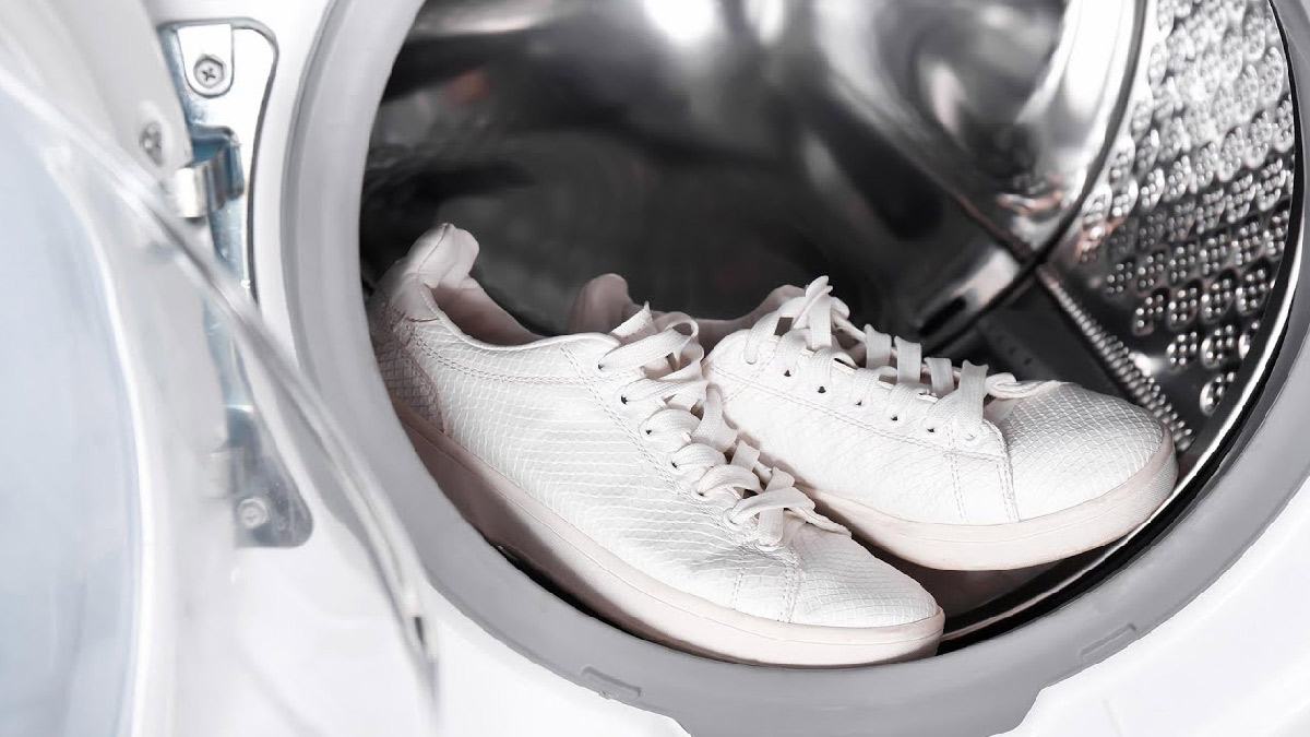 how to wash shoes and socks in washing machine