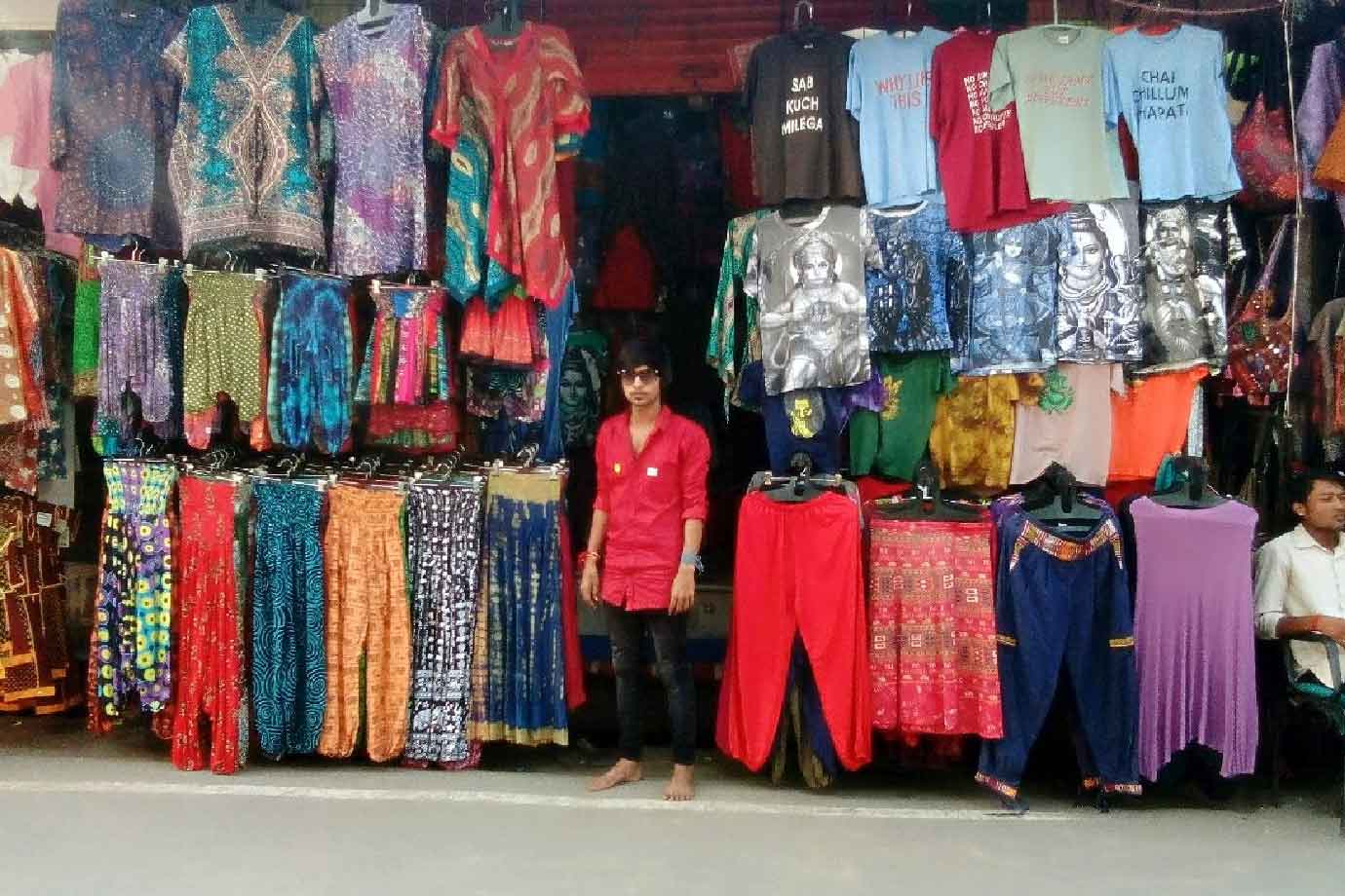 Kanpur Cheap Market कानपुर की इस मार्केट से छांटछांट के खरीदे सस्‍ते