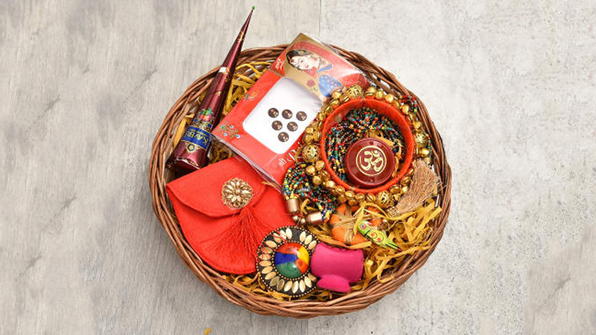 vat savitri vrat  ghar pr kya lekar aaye