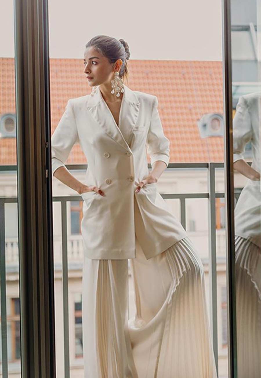 Alia Bhatt In White On White