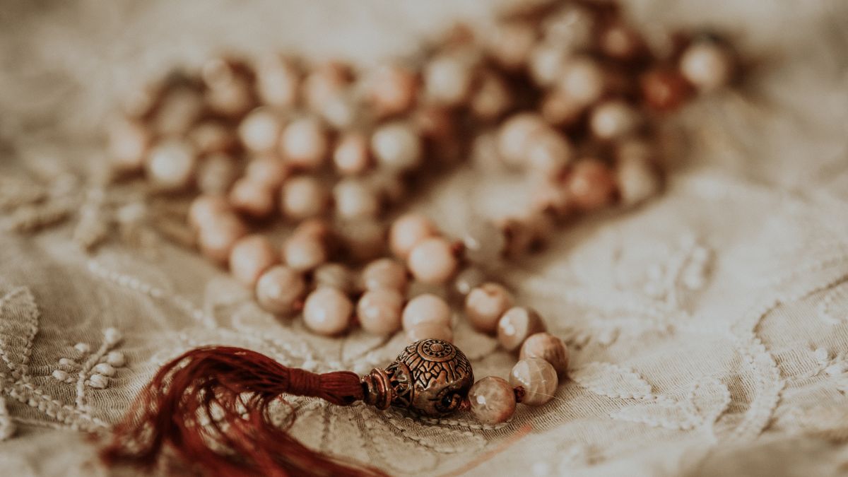 Astrological Benefits Of Wearing A Tulsi Mala | HerZindagi