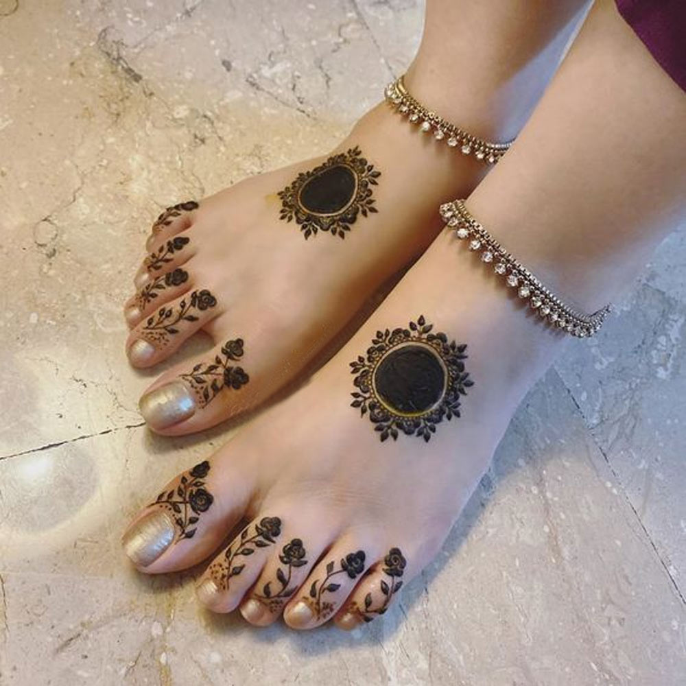 Circle Mehndi Design