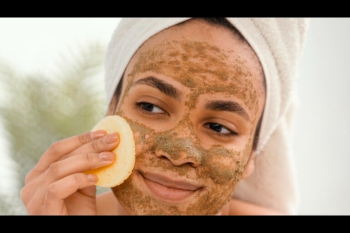 Honey and green tea mask