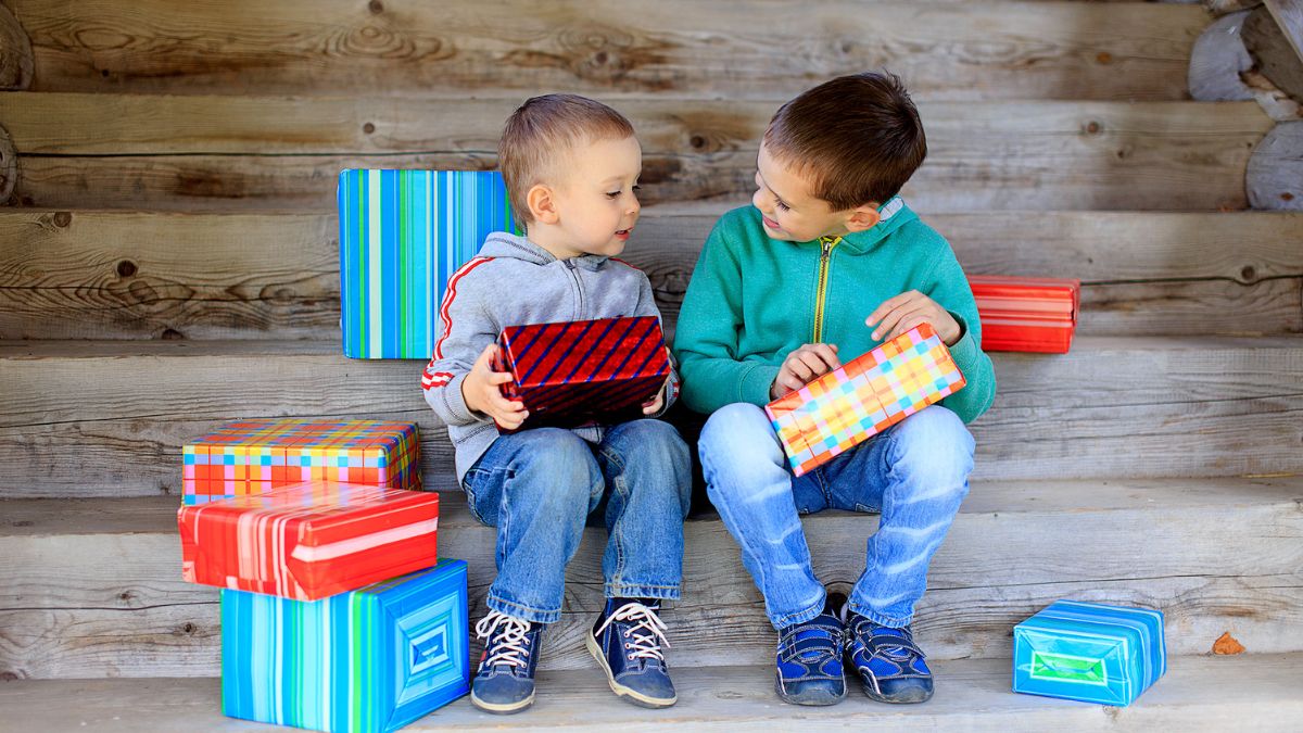 Vastu Tips For Children: Things To Keep In Mind While Purchasing Gifts ...