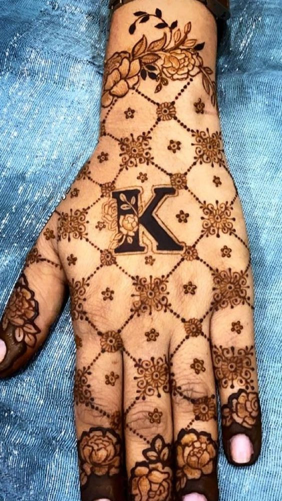 Pakistani Mehndi Dress In Jacket And Sharara Style | Pakistani mehndi dress,  Mehndi dress, Pakistani mehndi