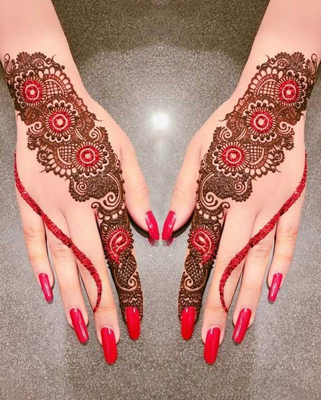 Red Bail Mehndi Design