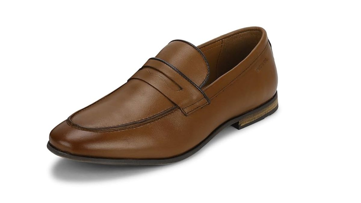 Red Tape Leather Shoes लंबे सफर का भरोसेमंद साथी, पहनने में कंफर्टेबल