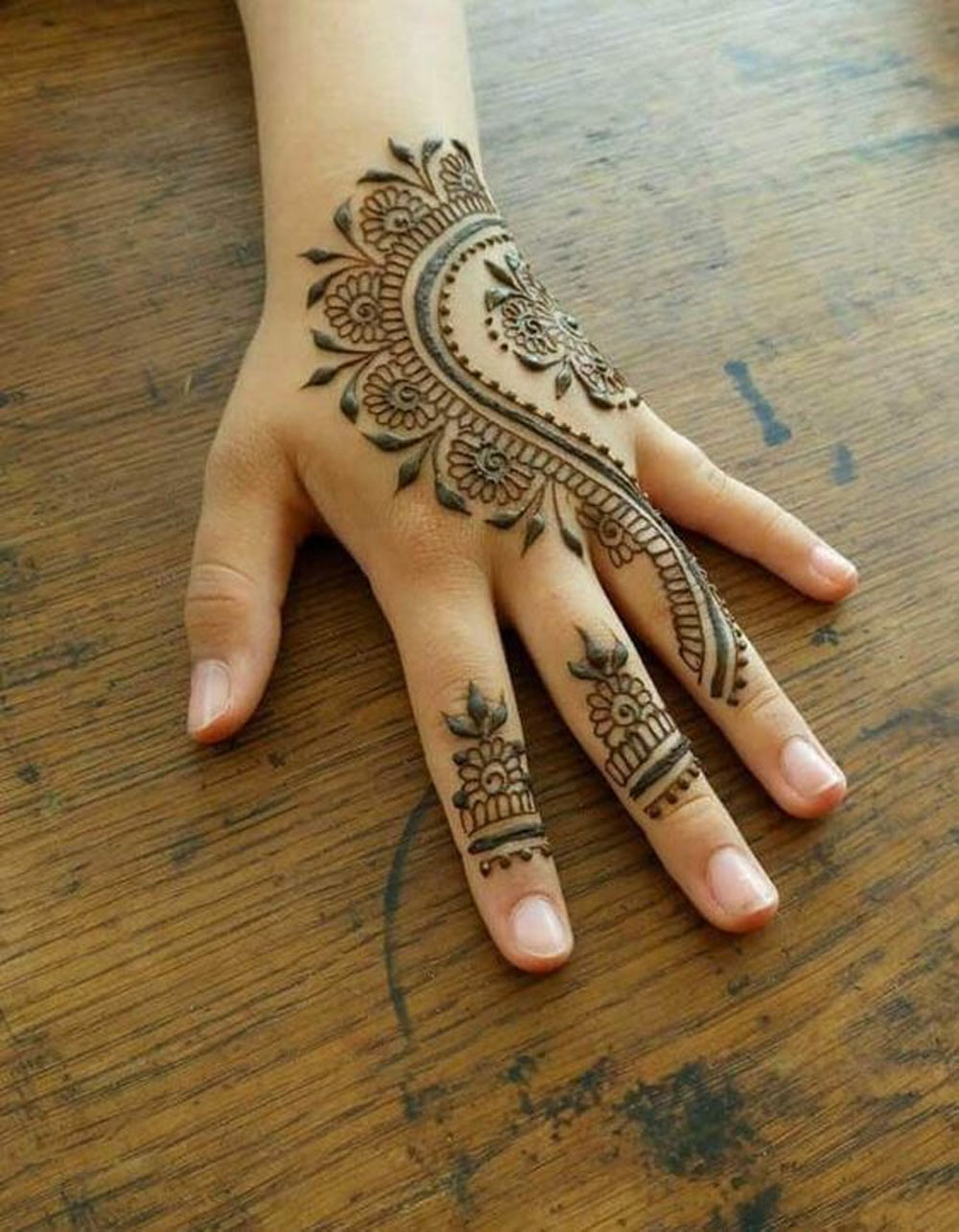 S Shaped Dot Mehndi Design