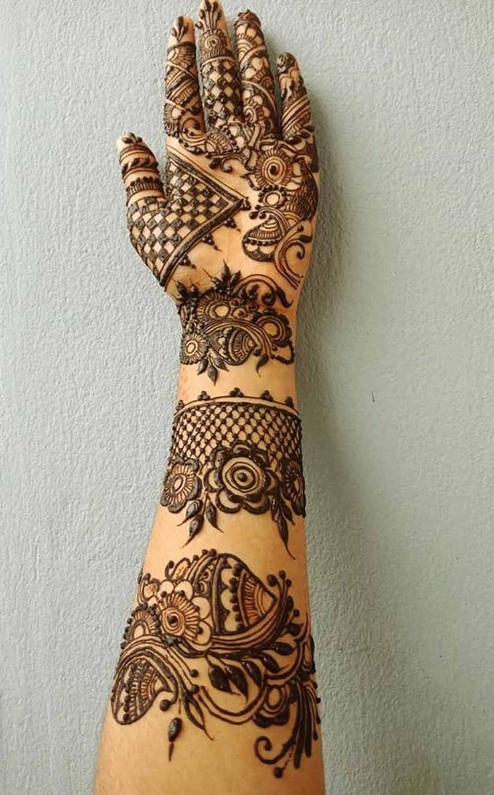 Unique Mehndi Design
