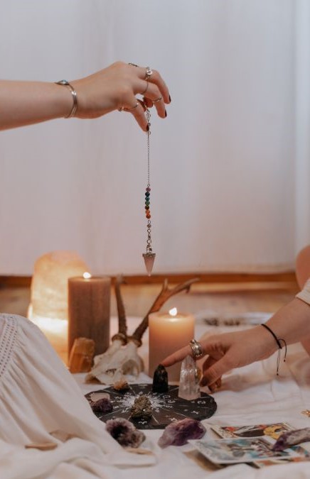 Weekly Love Horoscope For April  , 