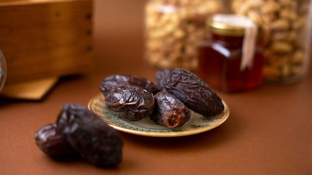 यह है दुनिया का सबसे महंगा खजूर, जानें भारत में कितना है रेट | know about  most expensive dates aka khajoor | HerZindagi