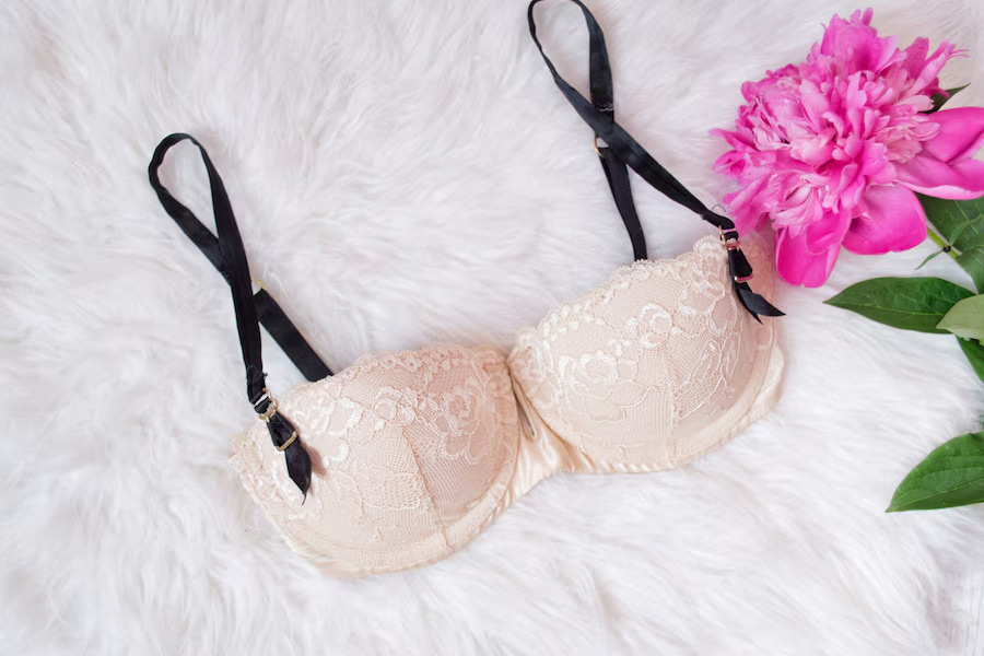 Why You Shouldn't Wear A Bra At Night? Expert Shares 4 Reasons Why You  Shouldn't