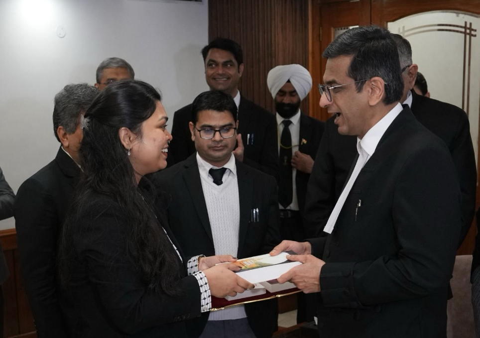 dy chandrachud and Pragya samal