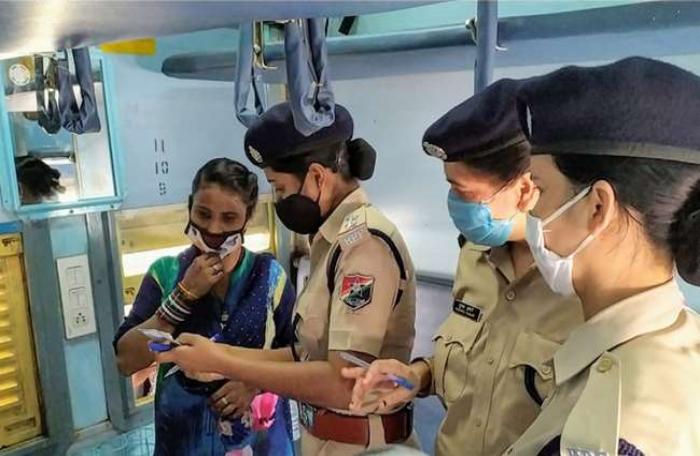 en tholi scheme for rail passenger