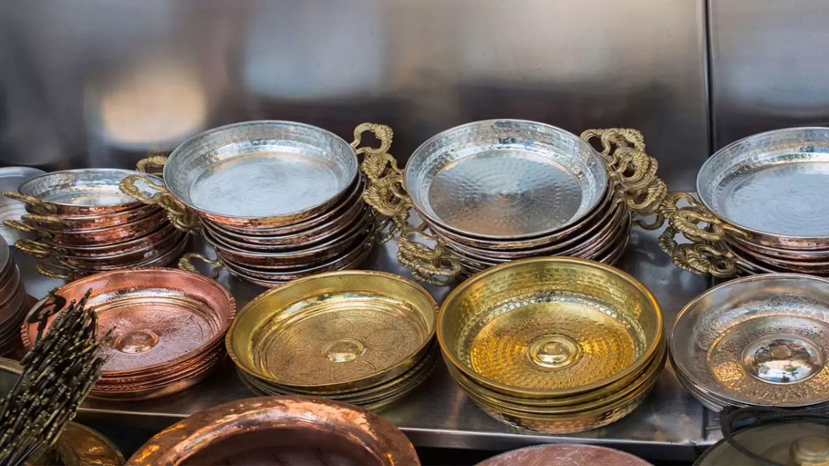 क्या वाकई खाली बर्तन बजाने से होती है लड़ाई? does playing empty