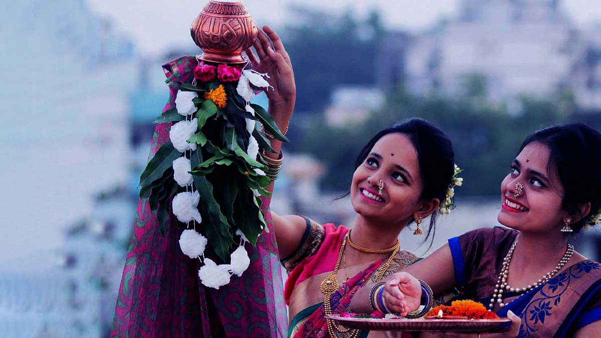 Gudi Padwa 2024: 30 साल बाद गुड़ी पड़वा पर इन 4 राशियों को सकता है भारी धन लाभ | gudi padwa 2024 shubh yoga effects on zodiac signs | HerZindagi