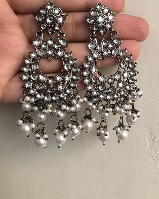 matching earrings with ethnic outfit