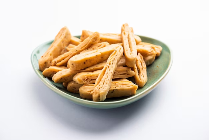 mathri recipe for holi festival