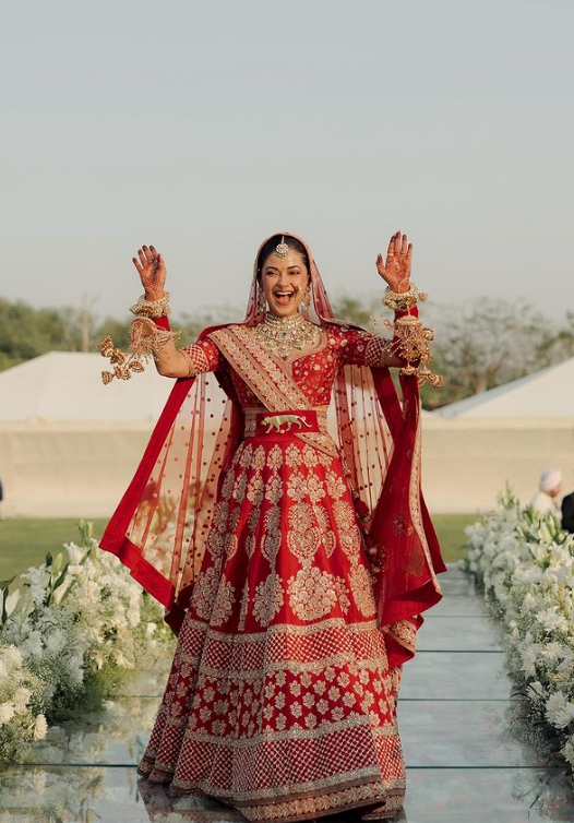Priyanka Chopra wedding predictions: What her bridal lehenga may look like  | Fashion Trends - Hindustan Times