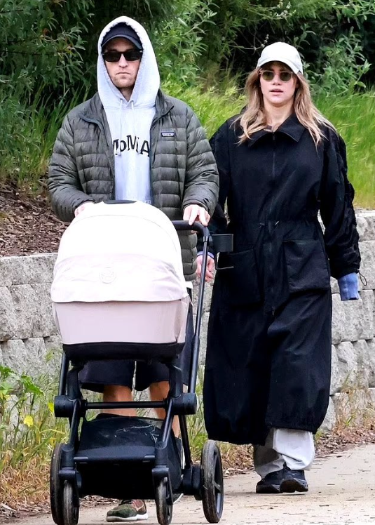 robert pattinson baby