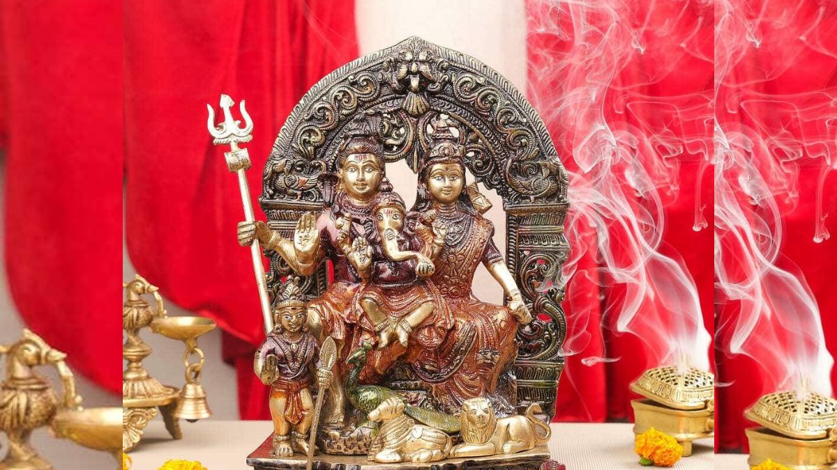 shiv parvati ko chadhaye ye cheezen