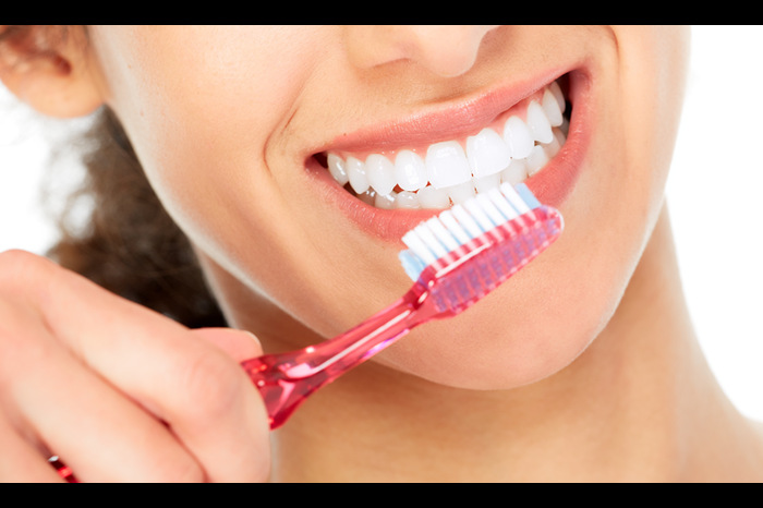 tips to keep your mouth healthy and teeth strong