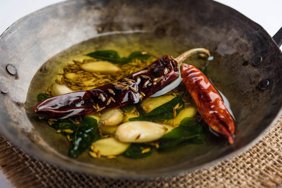 when to add garlic and ginger