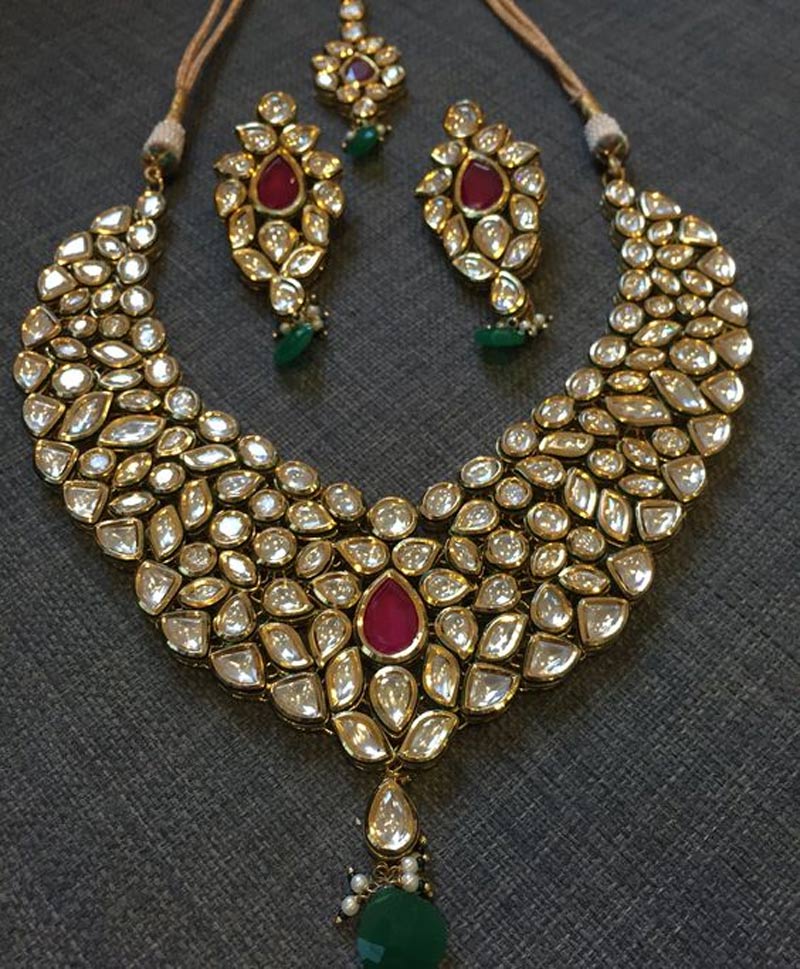 Choker Kundan Jewellery Set