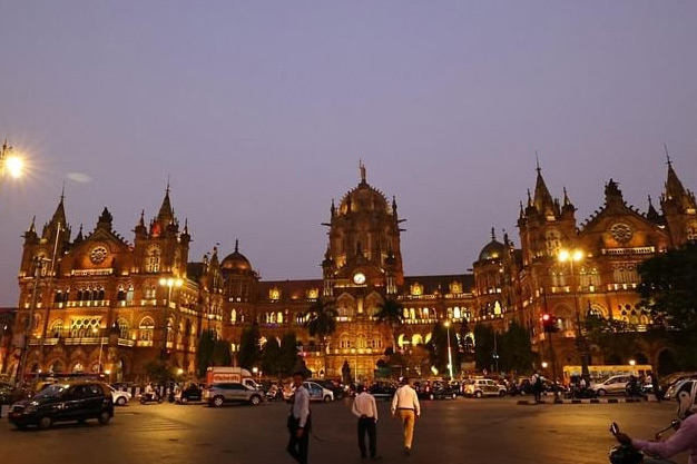 How to reach delhi to mahabaleshwar