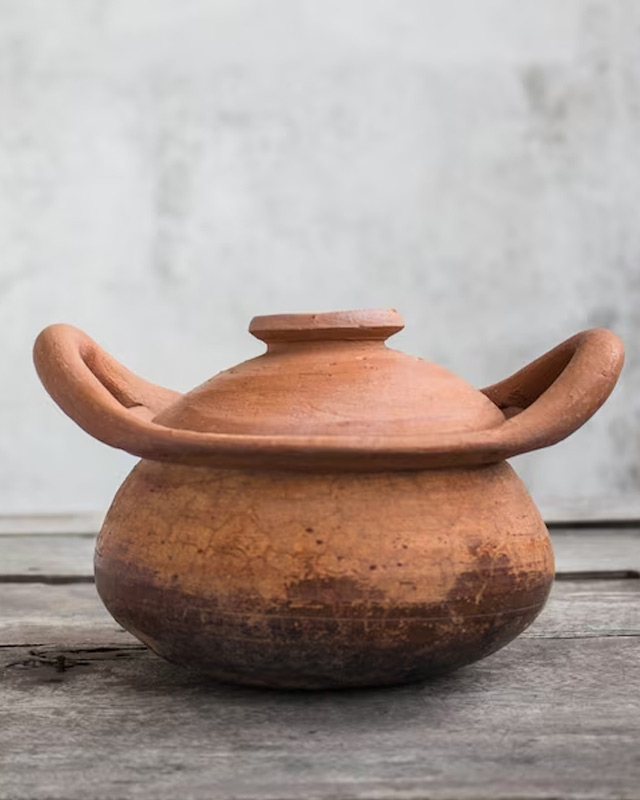 How to use a clay water pot for the first time