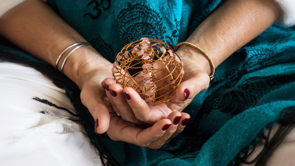 Should Sagittarius People Wear Copper Bracelet