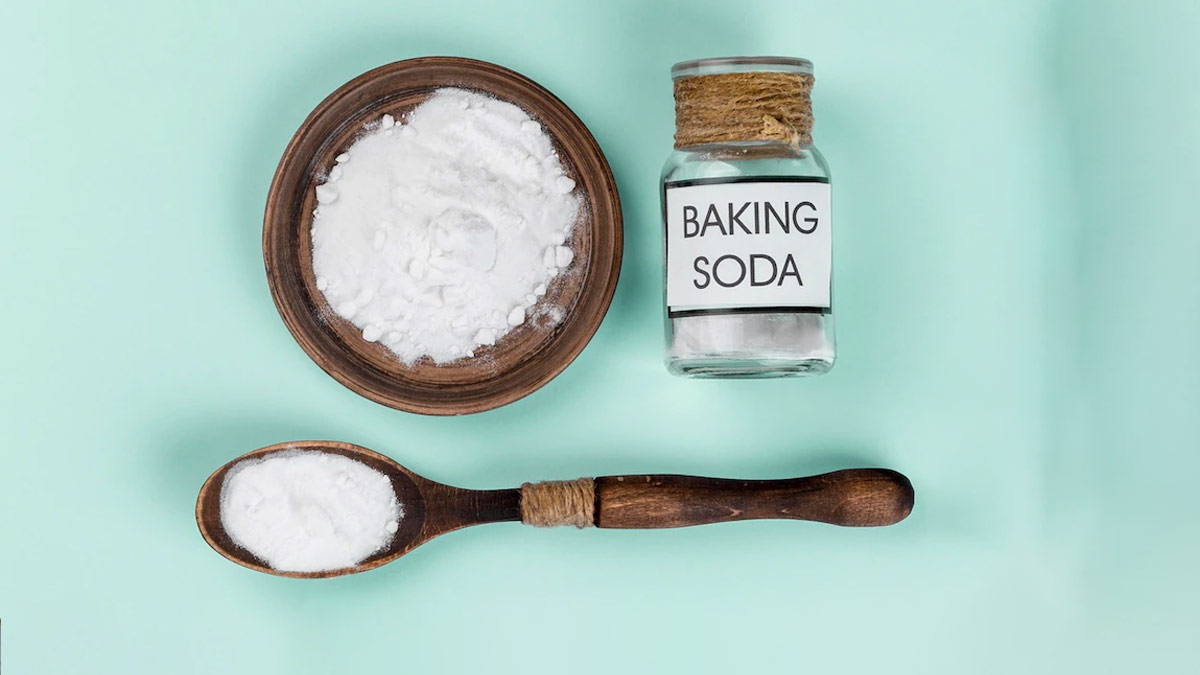 baking soda for dustbin cleaning