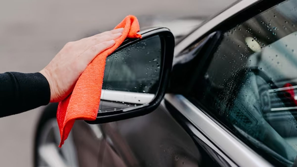 homemade cleaner spray for car mirror