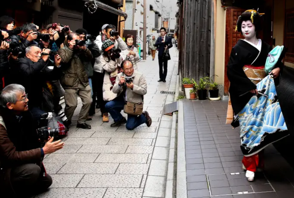 japan geisha district ban tourists