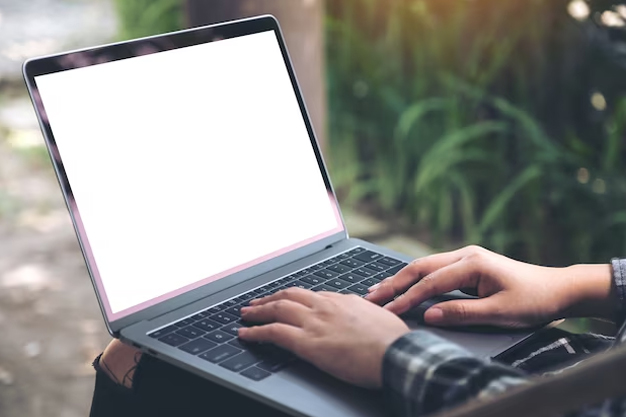 keeping laptop in lap