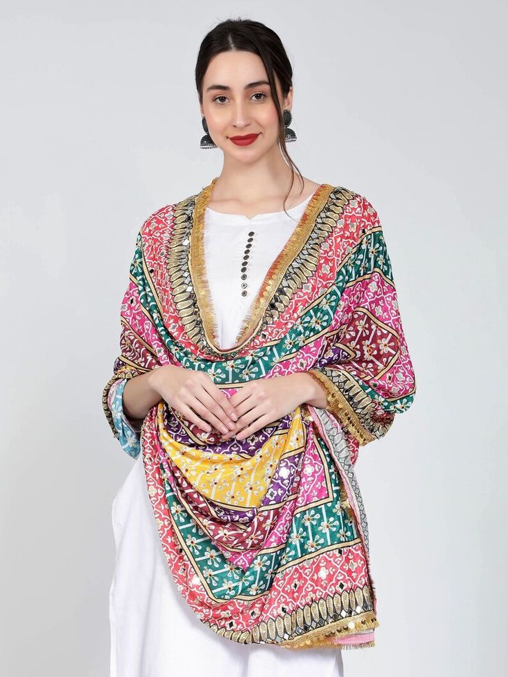 mirrorwork contrast dupatta design