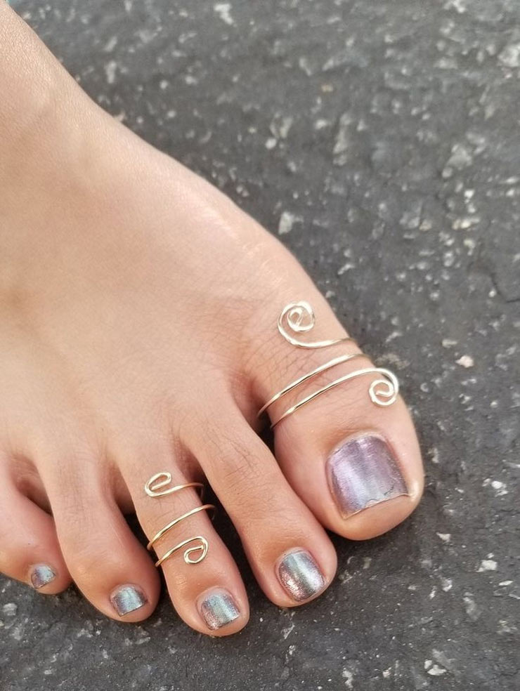 modern toe ring