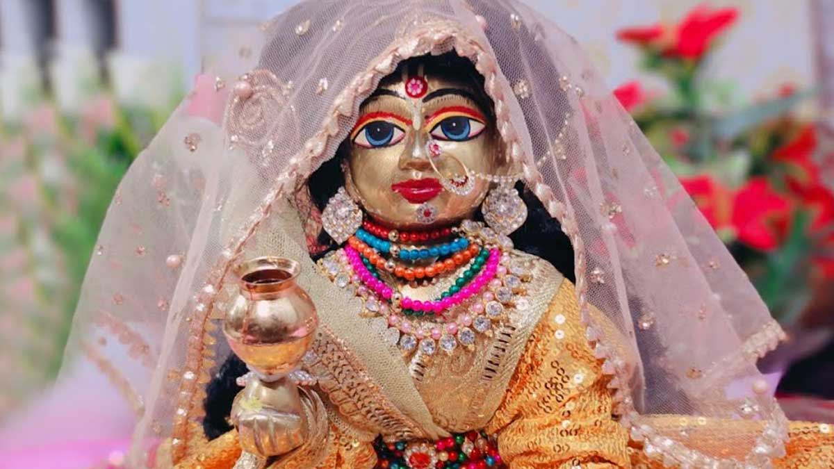 mohini Ekadashi laddu gopal mohini roop shringar vidhi ()