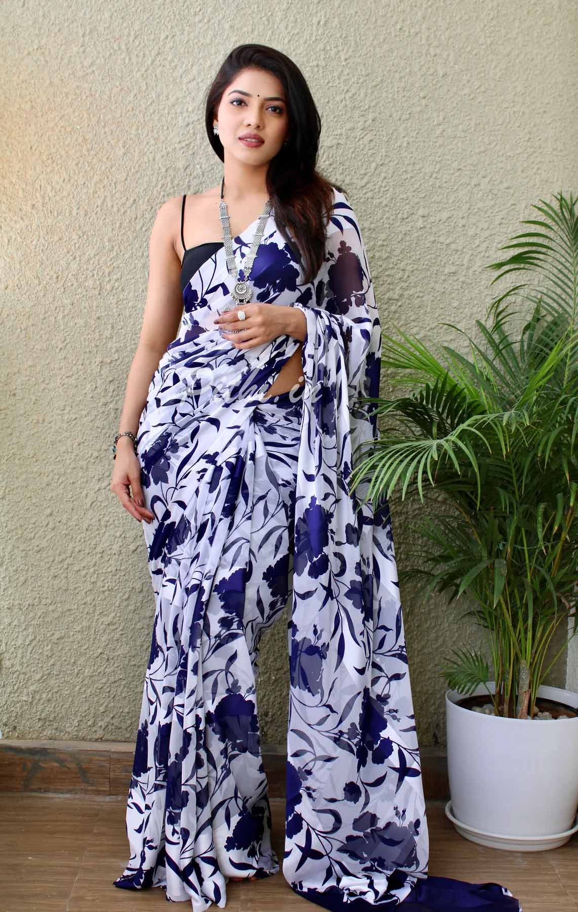 new latest design floral print saree