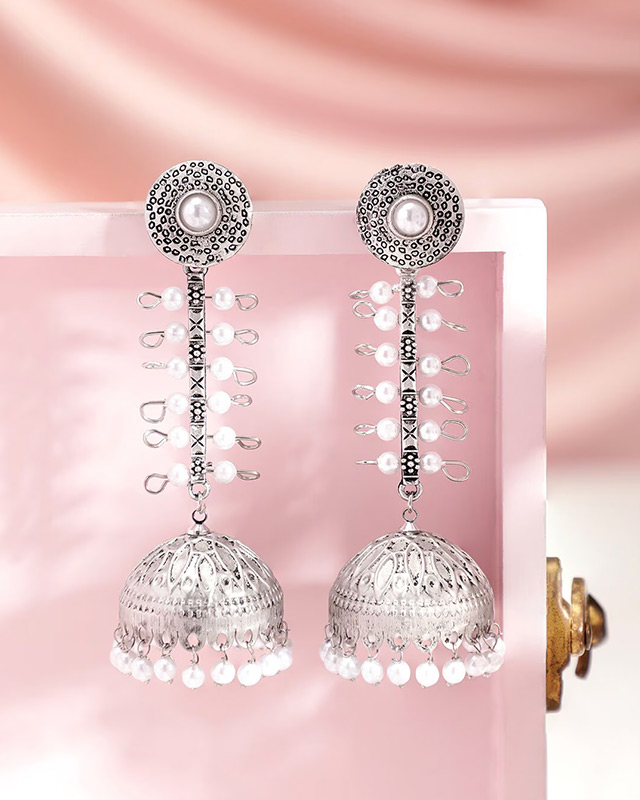 pearl earrings for round face girls