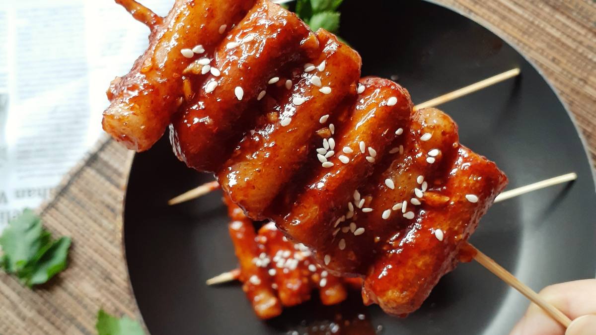 Korean Food : Sotteok Sotteok (Rice Cake And Sausage Skewers) Recipe ...