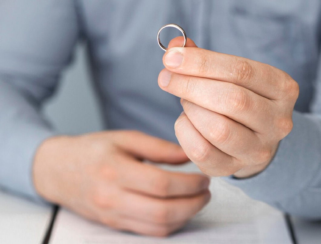 silver thumb ring importance