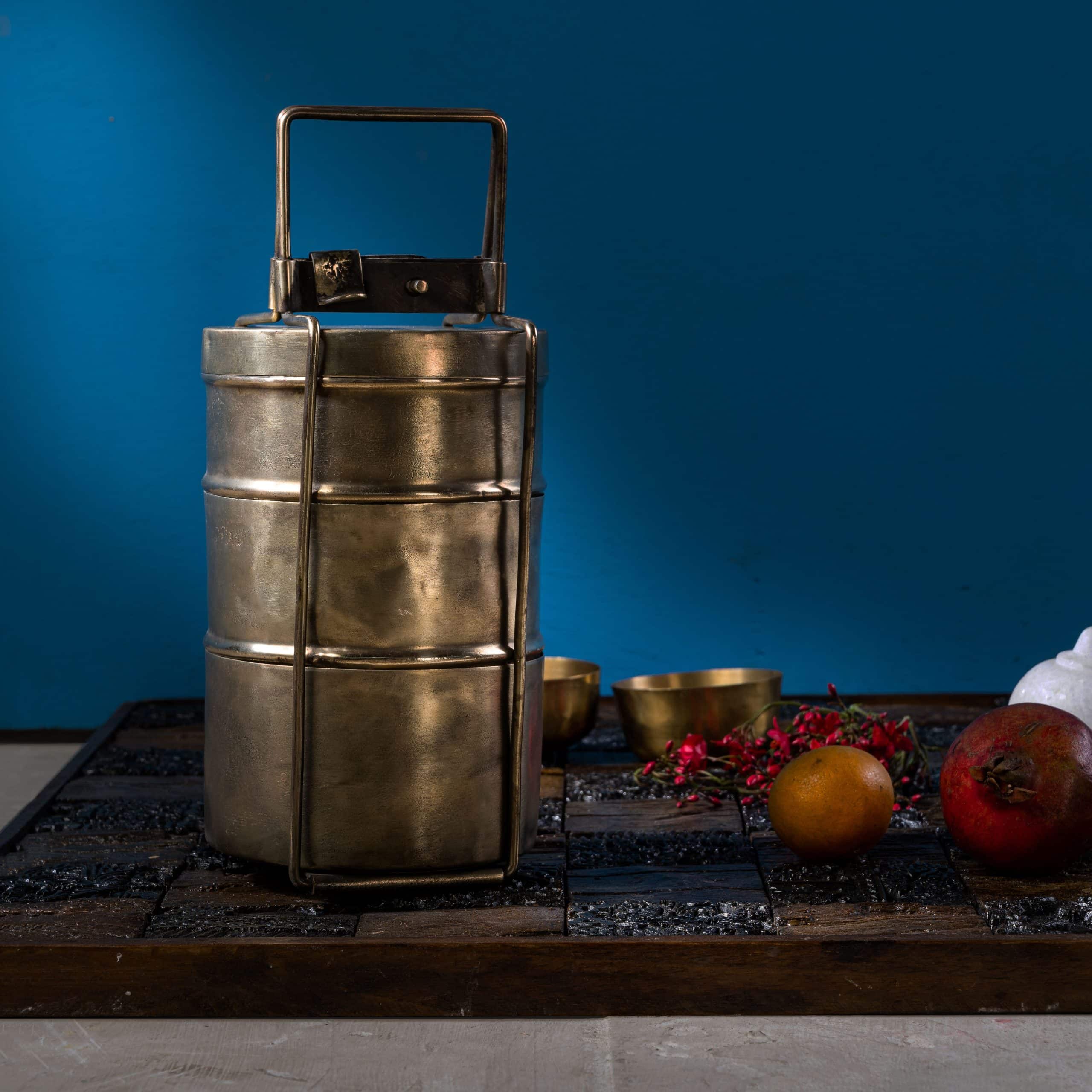 steel ke tiffin se sabzi ka tel nikalne se rokne ke tarike