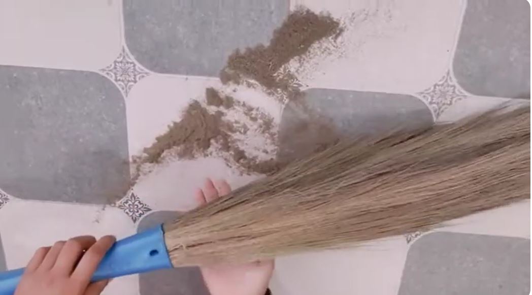 tips to clean dust from new broom